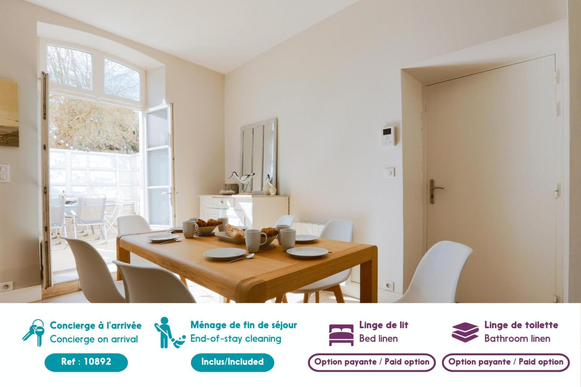 Duplex Joliment Decore Et Sa Cour Ensoleillee Saint-Martin-de-Re Luaran gambar